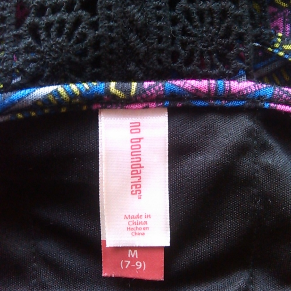 ❤️ No Boundaries .Crocheted Back Tribal Print Boho Tank 2/$15 - Picture 8 of 8